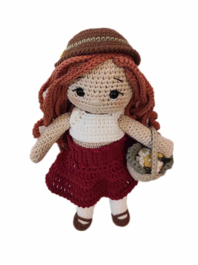 Muñeca de crochet con acesorios, 24 cm